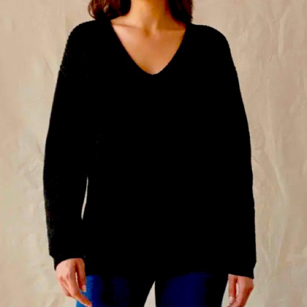 NEW WITH TAGS* WHITE + WARREN black cotton knit sweater. Size M